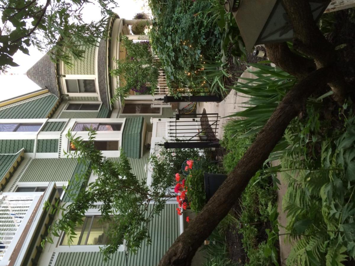 The Ginkgo Tree Bed & Breakfast Mount Pleasant Luaran gambar