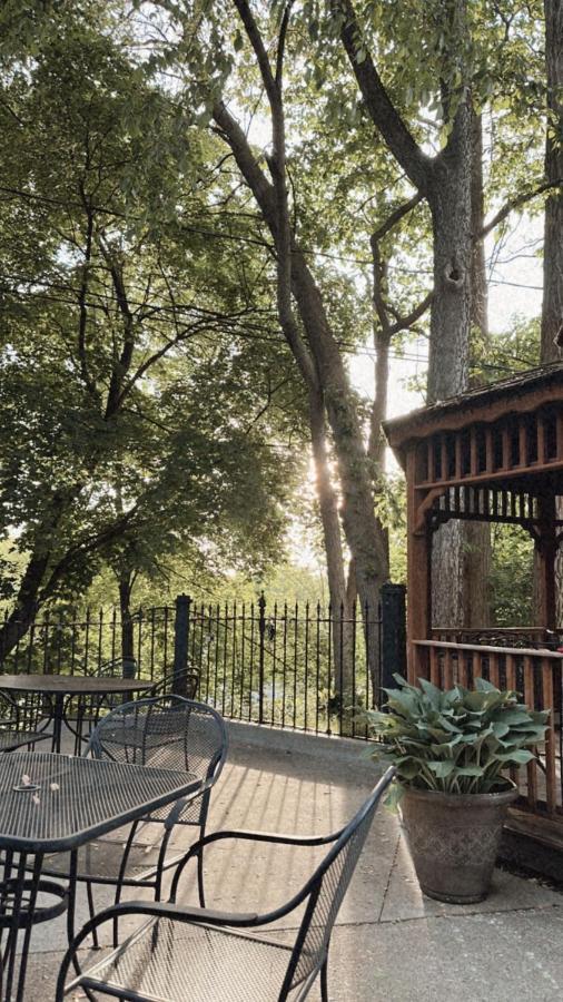 The Ginkgo Tree Bed & Breakfast Mount Pleasant Luaran gambar